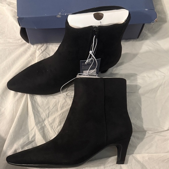 Universal Thread Elegant Black Heeled Boots - Picture 1 of 5